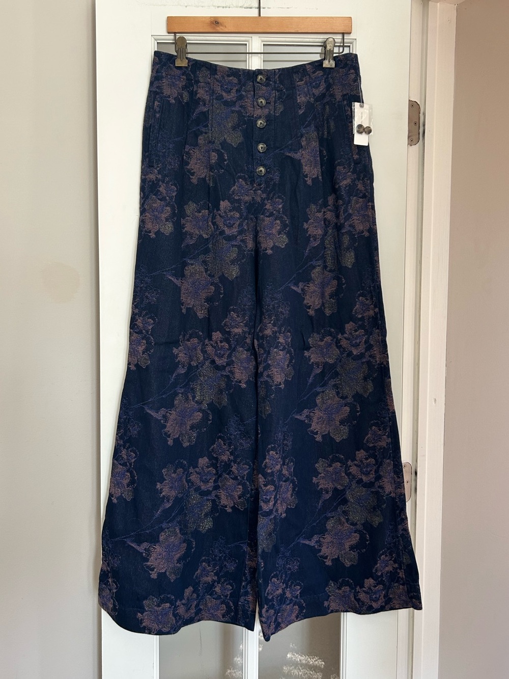 NWT Anthropologie Pilcro Ultra High Rise Wide Leg Jean Pants Shimmer Floral 30 - Picture 4 of 16